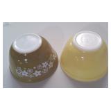 2 Pyrex 6" Mixing Bowls- Yellow & Crazy Daisy