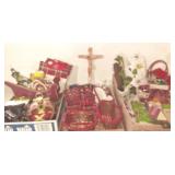Christmas Decor, Crucifix, Cardinals+