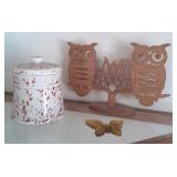 Mid Century Spatter Jar & Wooden Owls+