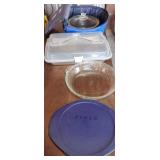 Pyrex Casserole/ Travel Bag & Cake Pan w/ Lids+