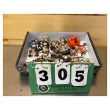 Holiday Pins and Magnets