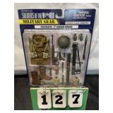 NIB 2002 Soldiers of the World Mil Gear US Army 17
