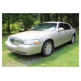 2009 Lincoln Sedan "Signature Limited" Town Car