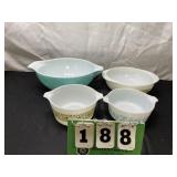 Vintage Pyrex mixing bowl