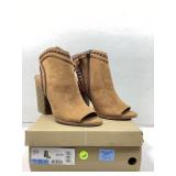 Shoes. Size 10. Riley Chestnut.