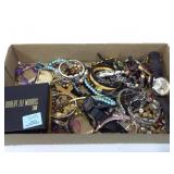 Costume fashion jewelry. Assorted