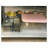 Mini foldable table and 2 shoe mirrors. Table