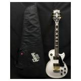 Copy Gibson Les Paul Custom in case. Tested