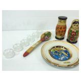 Wooden salt/pepper shakers, spoon, salt bowls &