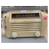 Vintage RCA Victor tube radio