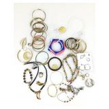 Costume fashion jewelry. Assorted