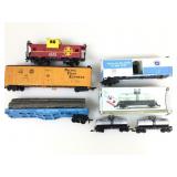 5 train cars. HO scale. assorted
