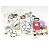 Costume fashion jewelry. Assorted