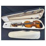 Cecilio CVN-300 4/4 Violin W/ Backpack Case. Cecilio CVN-300 4/4 Violin W/ Backpack Case.