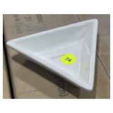4 Cases of 24pcs - 4.5in Triangular Dipping Dish 4 Cases of 24pcs - 4.5in Triangular Dipping Dish