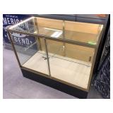 Display cabinet light up w/shelves, key, front Display cabinet light up w/shelves, key, front