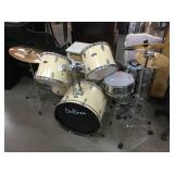DeRosa Drum set w/stool, largest one 22.5in DeRosa Drum set w/stool, largest one 22.5in