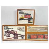 Tyco miniature train bridge/trestle set & Tyco miniature train bridge/trestle set &