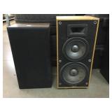 2 speakers incl. Klipsch speaker and Polychrome 2 speakers incl. Klipsch speaker and Polychrome