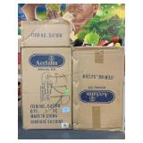 2 wall light fixtures in box.