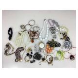 Fashion costume jewelry. Assorted