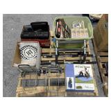 Picnic Time outdoor blanket, 2 metal luggage