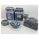 Chinese Blue & White Porcelain Chamber Pot &