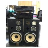 2-Toshiba SS-550 Speakers w/Technics Compact disc