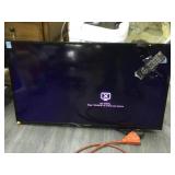 Element 39ï¿½ï¿½ TV, model E2SW3918 w/power cord and