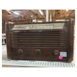 Vintage Radiola broadcast stereo bands radio