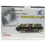Jagpanzer IV model tank 1:35 scale in box. rob