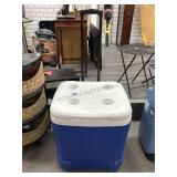 Igloo Ice Cube cooler on wheels 19x16x20in
