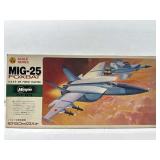 Hasegawa MIG-25 Foxbat USSR Air Force Fighter