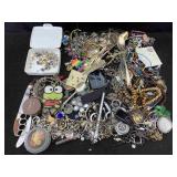 Fashion Jewelry Incl. Earrings, Necklace & More