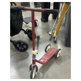 Vtg Metal 3-Wheeler scooter, 21x26in