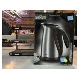 Braun impressions WK600 carafe in box and desktop