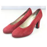 Red heels size 6B