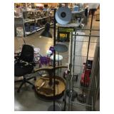 Metal floor lamp w/3 bulbs, qpprox 5ï¿½10ï¿½