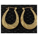 14k Gold Earrings 1.1g