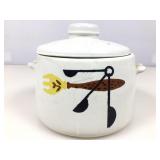 West Bend bean pot w/lid