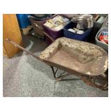 Wheelbarrow w/metal wheel