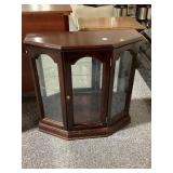 Curio cabinet w/glass shelf, 28in wide