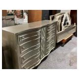 Avalon Bedroom set w/long dresser and King sz bed