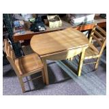 2 Person dining table w/2 chairs, 35x28in