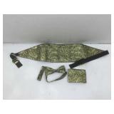 Menï¿½s cummerbund, handkerchief & bow tie set,