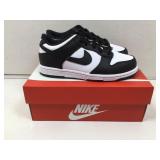 New Nike dunk low shoes size 2Y in box