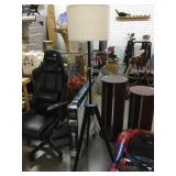 Wood floor lamp w/shade 6 ft tall