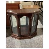 Curio cabinet w/glass shelf, 28in wide