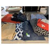 Womenï¿½s clothing, pants & tops, assorted