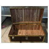 Decorative trunk. 32x17x14